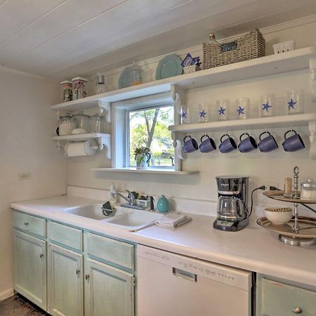 Coastal, Walkable Home In Historic Southport! المظهر الخارجي الصورة