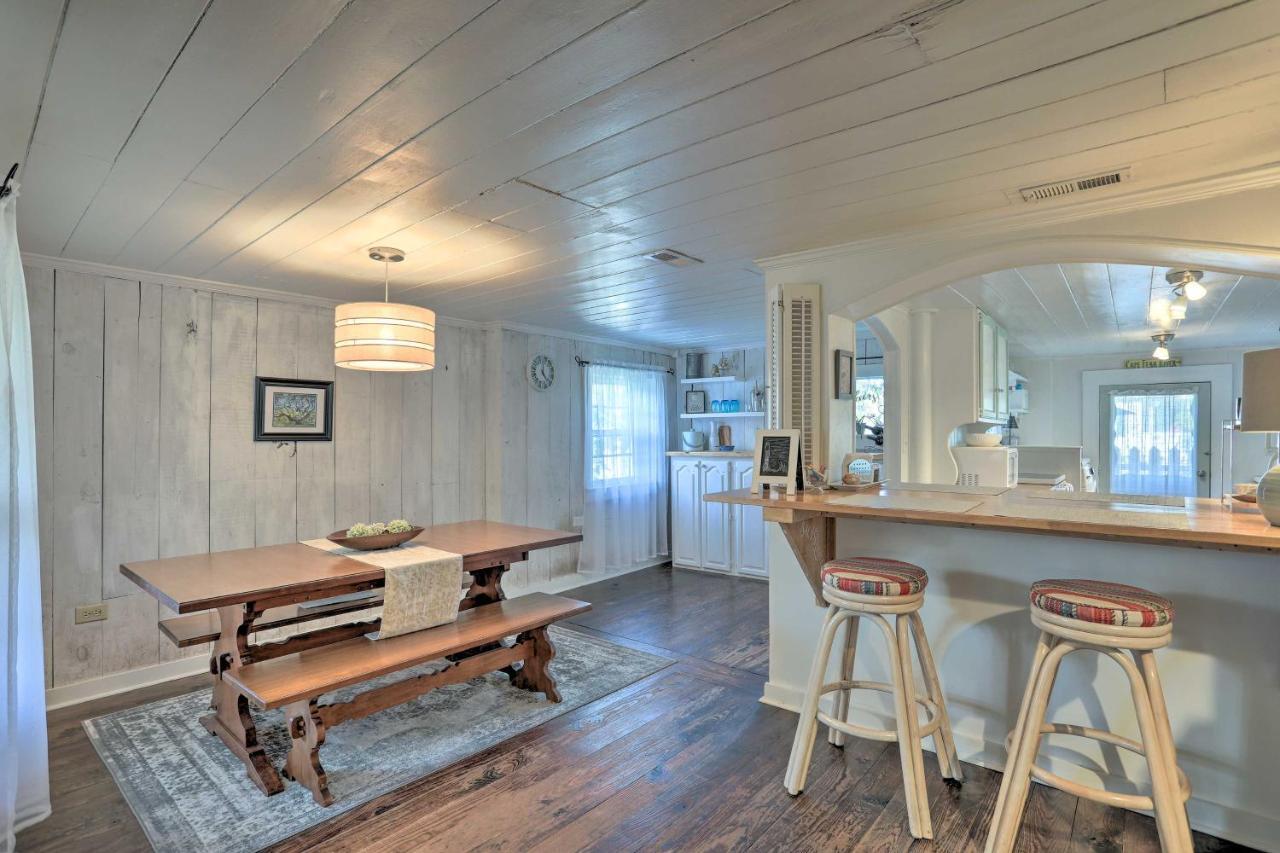 Coastal, Walkable Home In Historic Southport! المظهر الخارجي الصورة