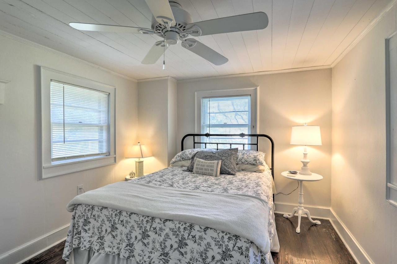 Coastal, Walkable Home In Historic Southport! المظهر الخارجي الصورة