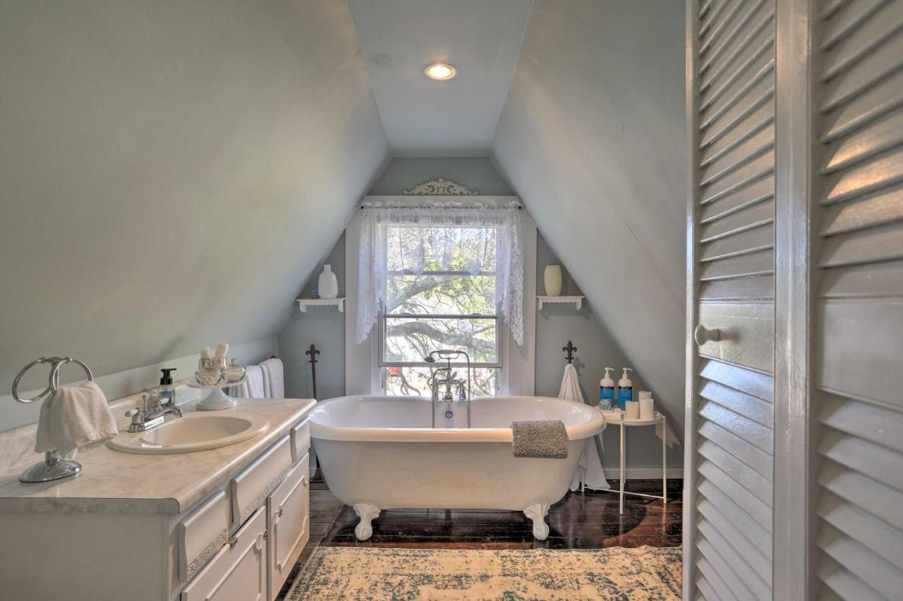 Coastal, Walkable Home In Historic Southport! المظهر الخارجي الصورة
